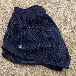 Lululemon running shorts size 4